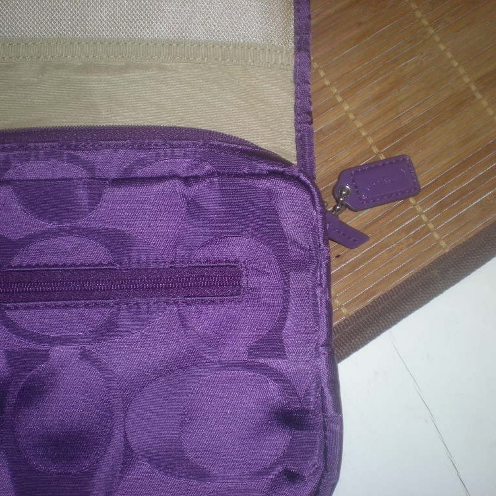 COACH Brand  TOILETRY   Purple  NWOT   Bathroom  s - Picture 5 of 7